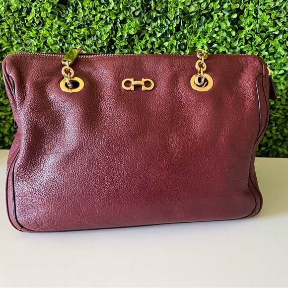 Salvatore Ferragamo Handbags - Salvatore Ferragamo Leather Shoulder Bag -
Burgundy